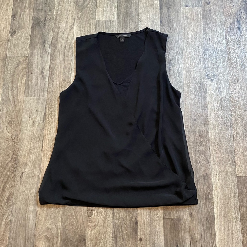 Banana Republic Black Scoop Wrap Front Sleeveless Blouse Size Small